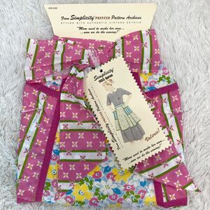 NWT Simplicity Vtg 1953 Reproduction Pink Striped Floral Pattern Apron